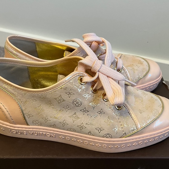 Louis Vuitton Patent Sneaker Pink Suede - Picture 4 of 7